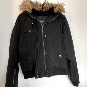 Women’s American Eagle Puffy Jacket, Faux Fur Hood, Size Large, Black Color